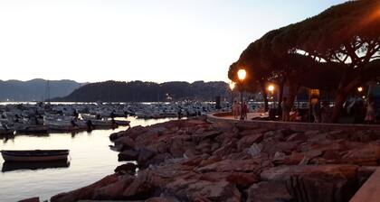 RELAXATION HOUSE. IN THE COUNTRYSIDE NEAR THE 5 TERRE AND 80 KM FROM THE GENOA AQUARIUM