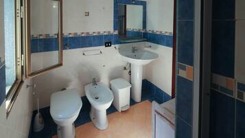 Doccia, asciugacapelli, bidet