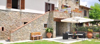 Podere Casorbica with free parking, large garden, private pool.
