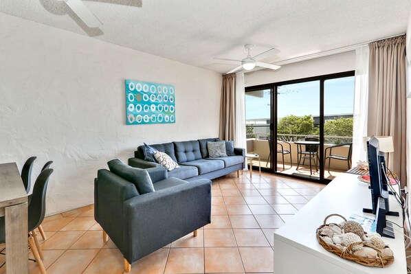 Apt 5 - 2 Bed 1 Bath | Living area