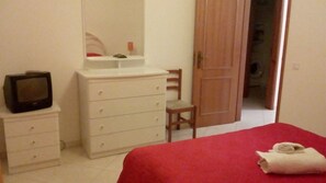1 Schlafzimmer, Bügeleisen/Bügelbrett, kostenloses WLAN, Bettwäsche