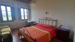 1 bedroom, desk, iron/ironing board, free WiFi