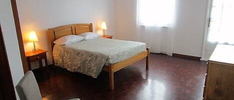 3 bedrooms, WiFi, bed sheets