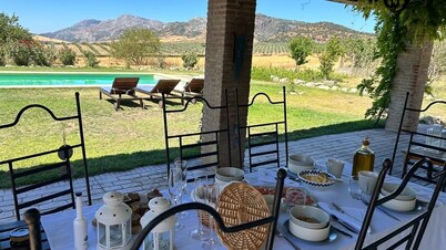 Beautiful Country House with Pool and Scenic Mountain Views