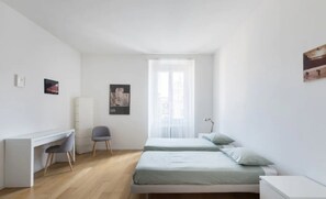 3 bedrooms, iron/ironing board, free WiFi, bed sheets