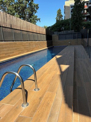 Outdoor pool - BARCELONA TOWER FORUM LUXURY APARTMENT (Barcelona)