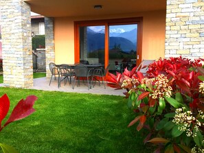 Outdoor dining - The Beautiful Home Barbarossa Is A Brand New Apt, Italian Design Decorated (Colico Piano)