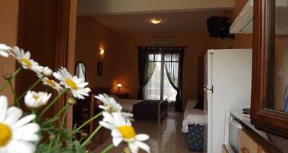 APARTAMENTOS PEFKA STUDIOS