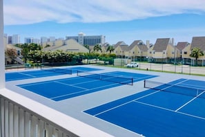 Condo, 1 habitación | Cancha deportiva