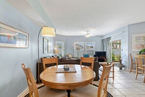 Condo, 2 Bedrooms | Dining