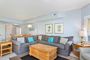 Condo, 2 Bedrooms | Living area