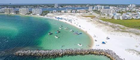 Condo, 2 habitaciones | Playa | En la playa