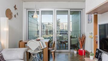 Smart TV, DVD player, stereo