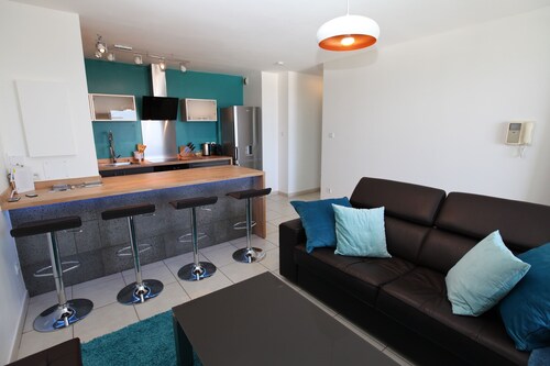 Grand T2 Standing refait à neuf très belle vue mer Classé 3*