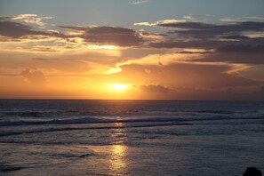 Plage à proximité, chaise longue