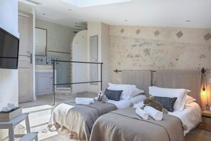 2 chambres, fer et planche à repasser, lit parapluie, Wi-Fi