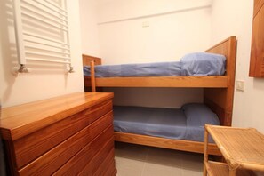 1 bedroom, laptop workspace, iron/ironing board, WiFi