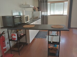 Fridge, microwave, stovetop, coffee/tea maker - HOUSE GREEN LAGOON. Ideal for families, Beach, WiFi (Esmoriz)