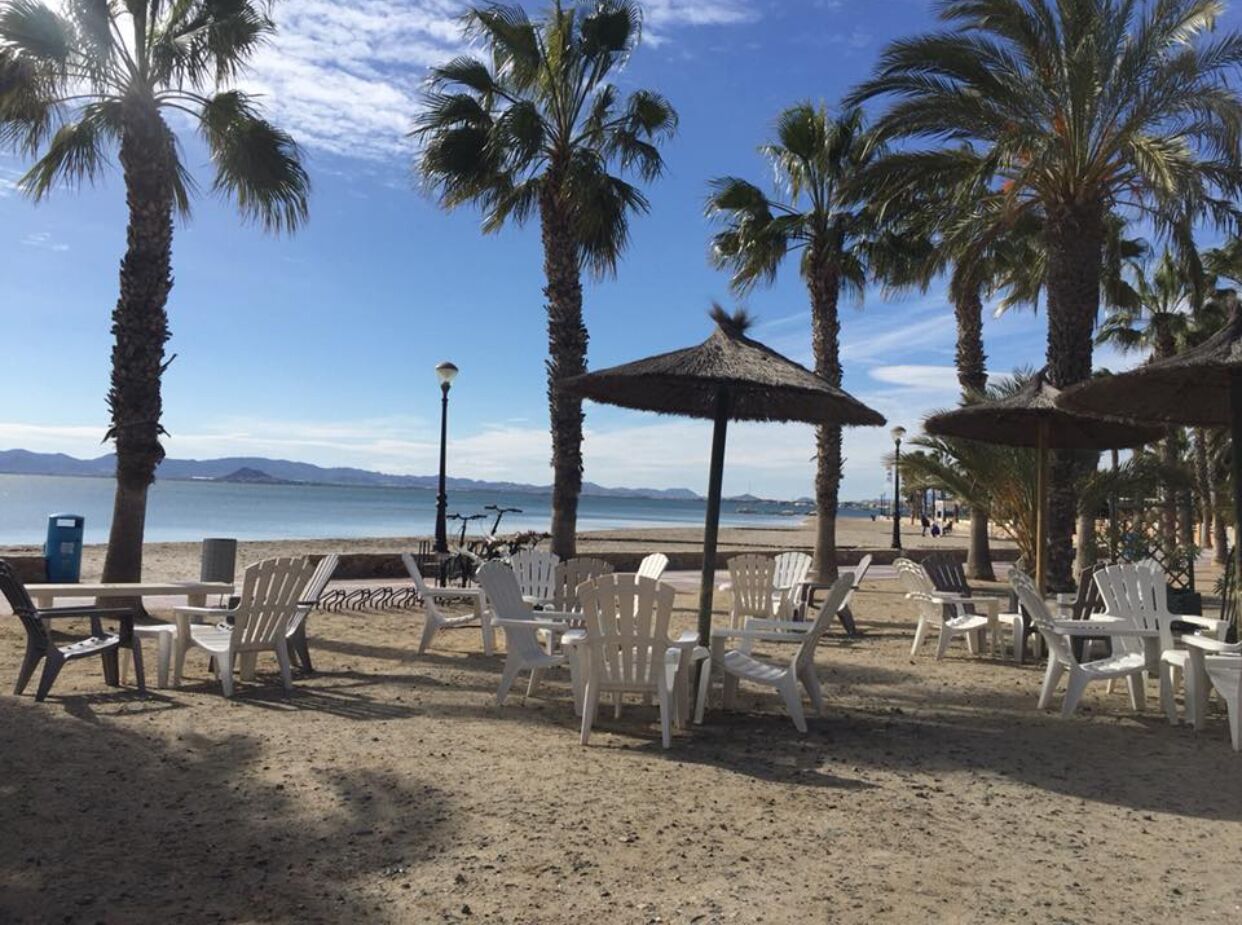 Great bar 15 minutes walk from house 