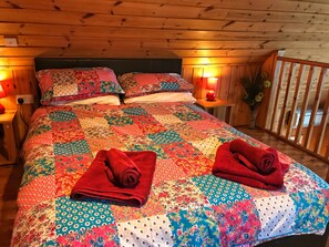 3 bedrooms, WiFi, bed sheets, wheelchair access