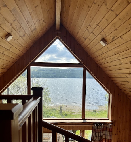 Lochside Lodge with Hot Tub on the shore of Loch Awe
