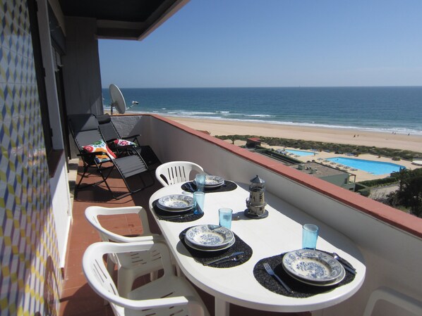 Outdoor dining - Alvor - View Magnificent Beachfront (Alvor - Portimao)