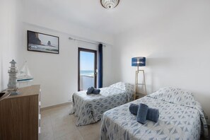 2 bedrooms, iron/ironing board, internet, bed sheets - Alvor - View Magnificent Beachfront (Alvor - Portimao)