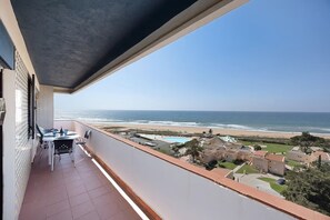 Outdoor dining - Alvor - View Magnificent Beachfront (Alvor - Portimao)