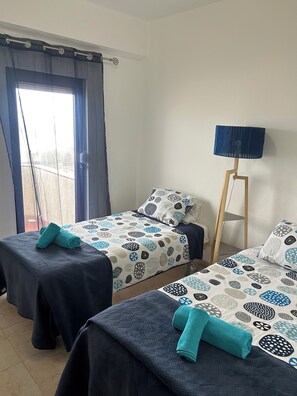 2 bedrooms, iron/ironing board, internet, bed sheets - Alvor - View Magnificent Beachfront (Alvor - Portimao)