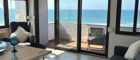 Télévision, livres, chaßne hi-fi