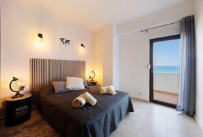 2 chambres, fer et planche à repasser, accès à Internet, literie fournie