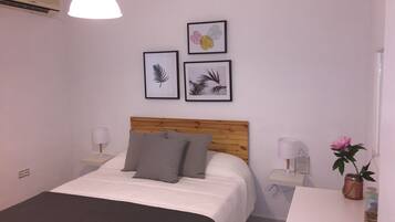 2 slaapkamers, een strijkplank/strijkijzer, reisbedje, gratis wifi