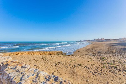 Ideal for Families, Couples or Friends - apartment with pool, near beach