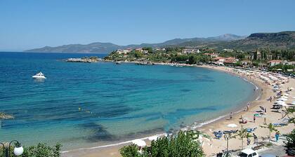 Io Villa ein kleines Steinburg in Stoupa