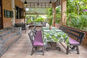 Outdoor dining