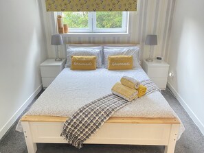 2 Schlafzimmer, Schreibtisch, schallisolierte Zimmer