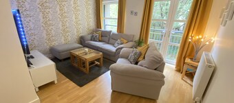 Superbly decorated newly built 2 bedroom Apartment in the heart of Paisley