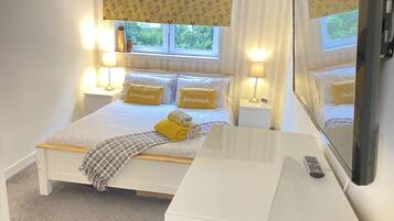 2 bedrooms, desk, soundproofing, iron/ironing board