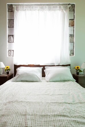 3 bedrooms, iron/ironing board, WiFi, bed sheets - VILLA in the sky over the beach (Kalamata)