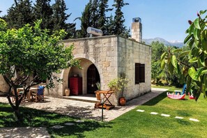 Terrace/patio - Traditional Stone Villa With Pool And Nice View. (Maza)