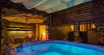 Apartment with Garden and Jacuzzi. Sea view. Fully equipped.