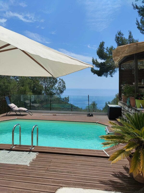 Outdoor pool, a heated pool - Detached cottage on property with private Jacuzzi and shared pool (Roquebrune-Cap-Martin)