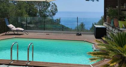 Casa indipendente in einer proprietà con piscina e idromassaggio