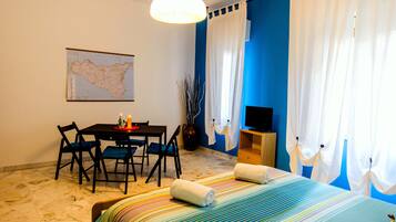 Iron/ironing board, WiFi, bed sheets