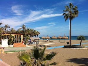 Una playa cerca