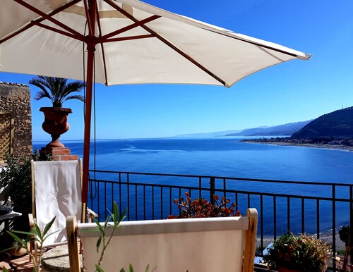 Amazing panoramic terrace in Castel di Tusa - air conditioning & wi-fi