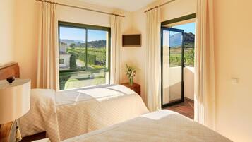 3 bedrooms, iron/ironing board, Internet, bed sheets