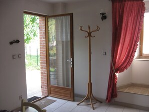Interior - Occitanie, near Albi, in a former agricultural estate, with swimming pool (Valderiès)
