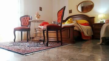 2 Schlafzimmer, Bügeleisen/Bügelbrett, Bettwäsche