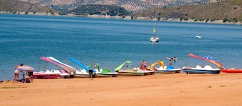 Unique Property So Come And Enjoy Yourselves, Chill Out,Pool,Tour,Walk or Cycle.
